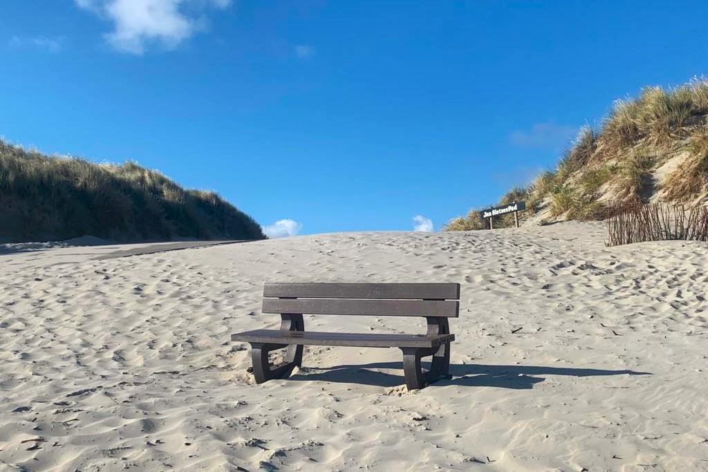 Strand duinen strandovergang Buren Nes Ameland
